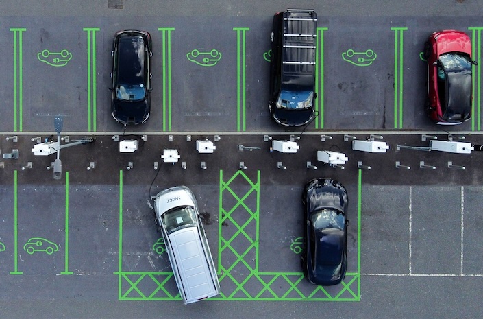 France is offering a variable rebate based on household income on cars costing less that €47,000