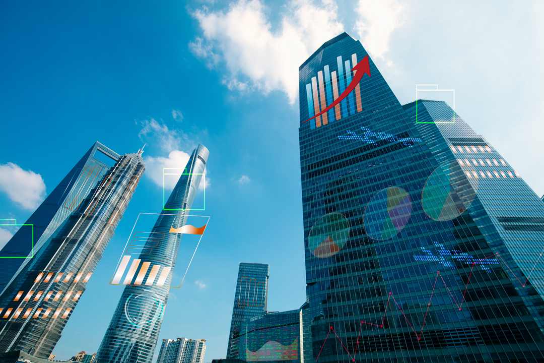 In the first six months of this year, the total revenue of the listed companies dipped 1% year-on-year. Among 11 main industry categories, real estate was the worst performer. Photo: VCG