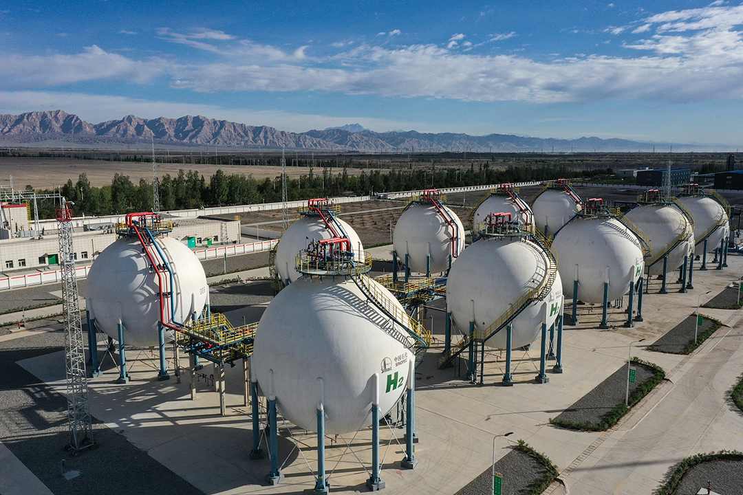 Hydrogen storage tanks at the Kuqa Green Hydrogen Demonstration Project in Kuqa City, Xinjiang Uygur autonomous region. Photo: VCG